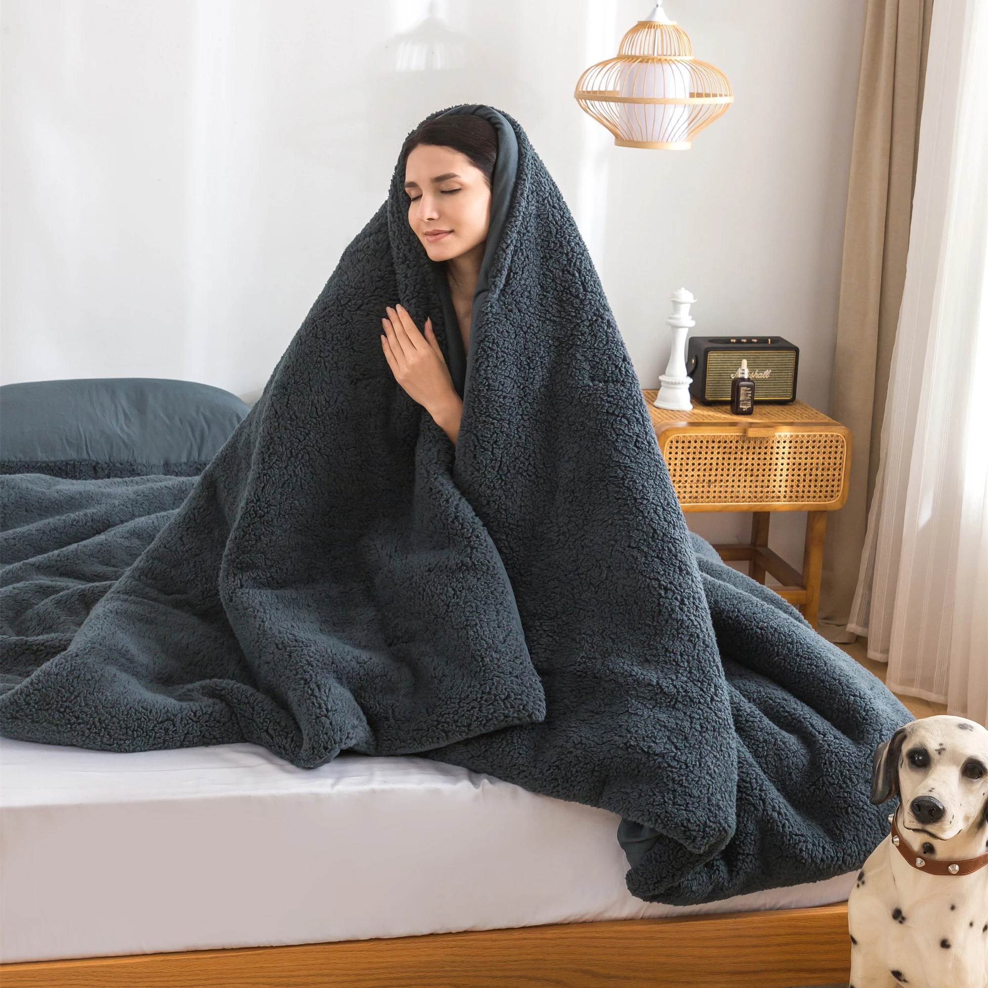 푹신한 서양 농가 다운 이불, 겨울 퀸 사이즈 침구, 다크 그레이, 3 피스 