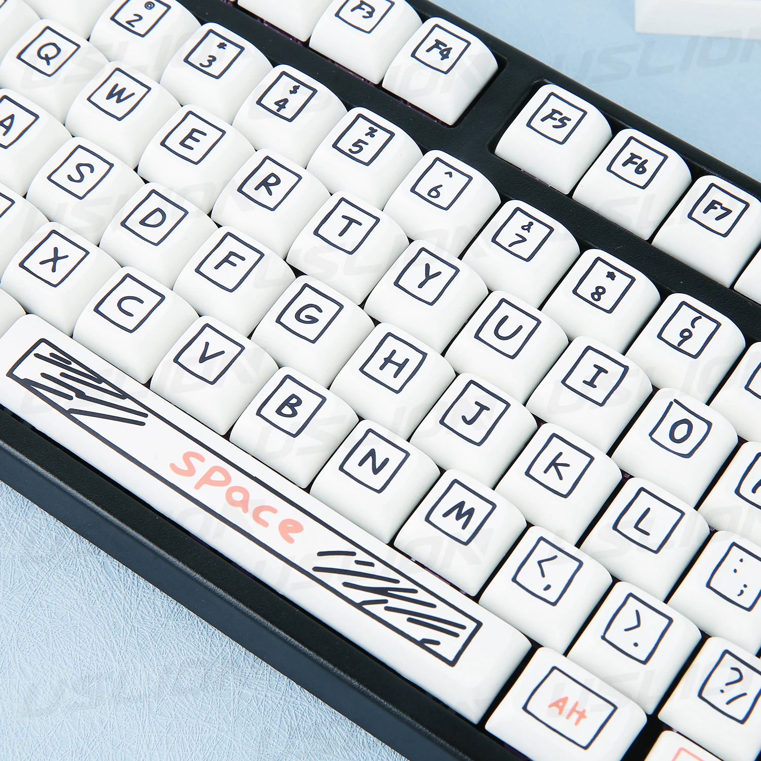 

USLION 125Keys Graffiti Theme XDA Profile Keycaps PBT Dye Sublimation Custom Key Caps for Gaming Mechanical Keyboard MX Switches