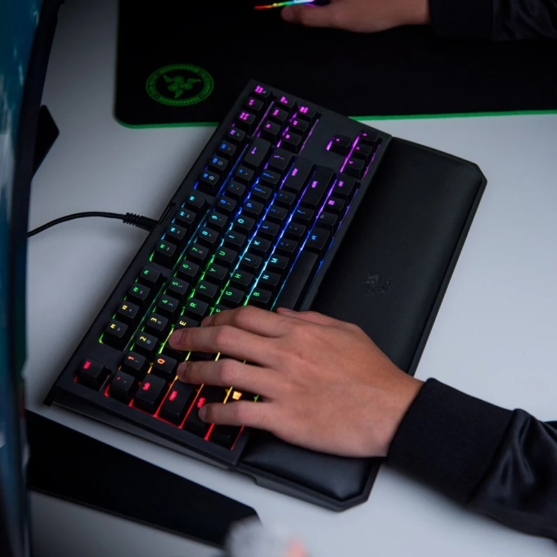 thumbnail image 2 of Razer Blackwidow Tournament Edition Stealth 2 of 10