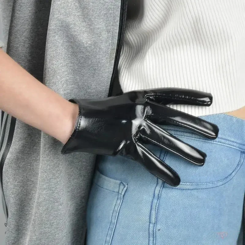 Patent leather black 16cm