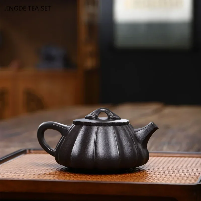 220ml Chinese Yixing Purple Clay Tea Pot Raw Ore Black Mud Stone Scoop Teapot Handmade Custom Zisha Filter Tea Infuser