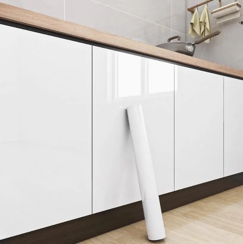 สีขาวเคลือบเงาสติกเกอร์ไวนิลกันน้ํากันน้ําสติกเกอร์เคาน์เตอร์ครัวแผงตกแต่งเฟอร์นิเจอร์วอลล์เปเปอร์ 1