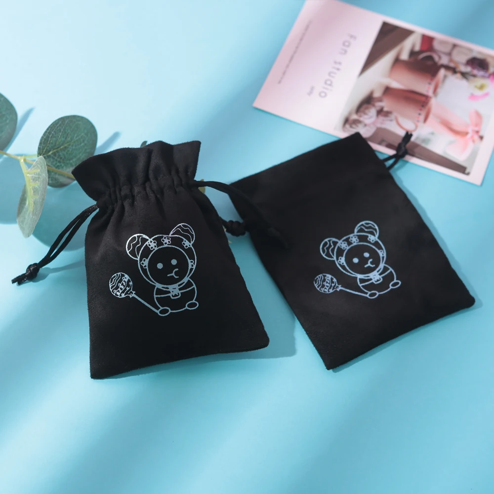 50 Stück personalisierte schwarze Flanell-Zugbeutel, Schmuckbeutel aus Samt und Wildleder, Geschenkbeutel mit individuellem Logo, Aufbewahrungsbeutel für Armbänder, Ringe und Ohrringe – Detail 8