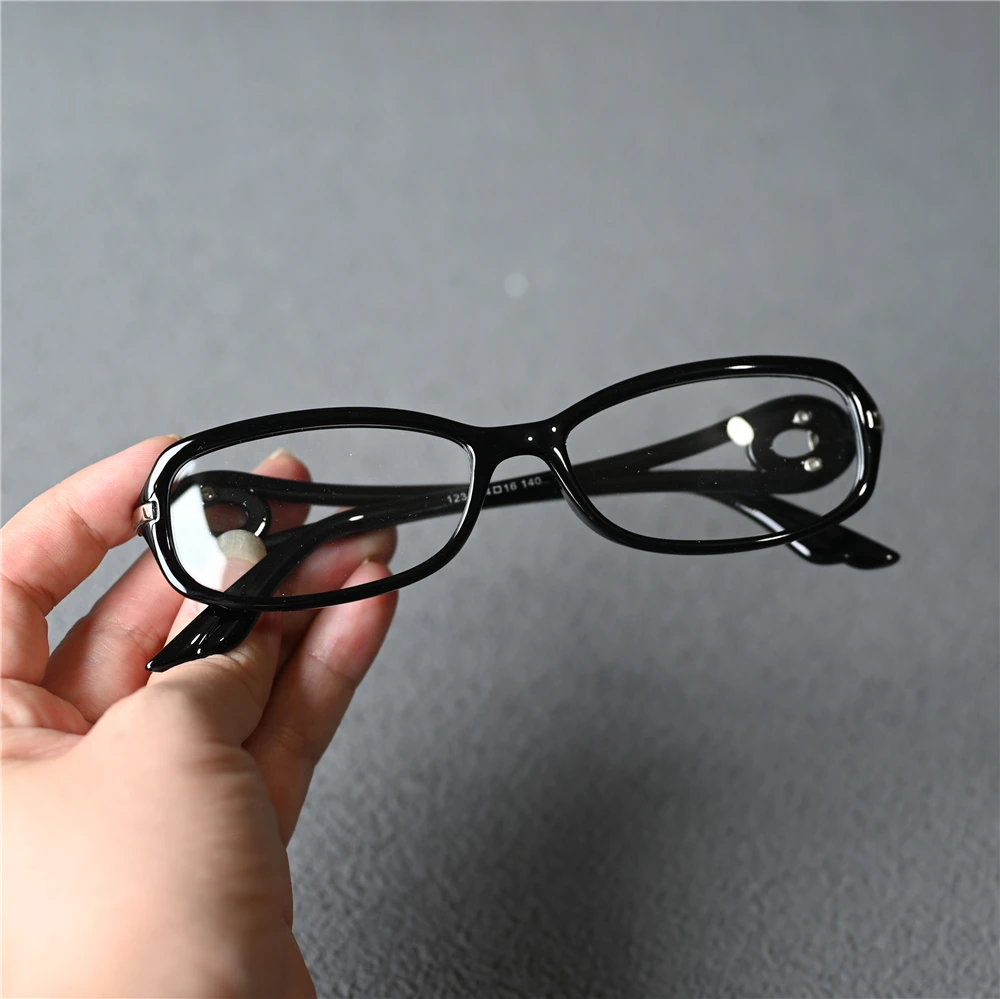 Cubojue Women's Full Rim Oval Tr 90 Titanium Reading Glasses - Image 1