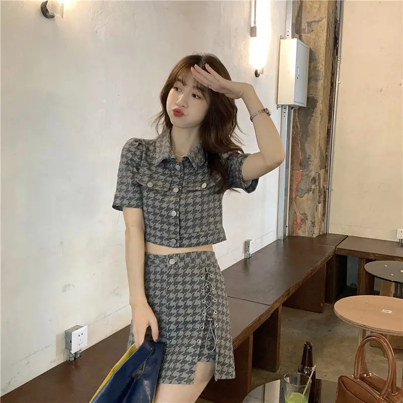A set of gentle pink striped sleeveless top a-line skirt beautiful suit R0782