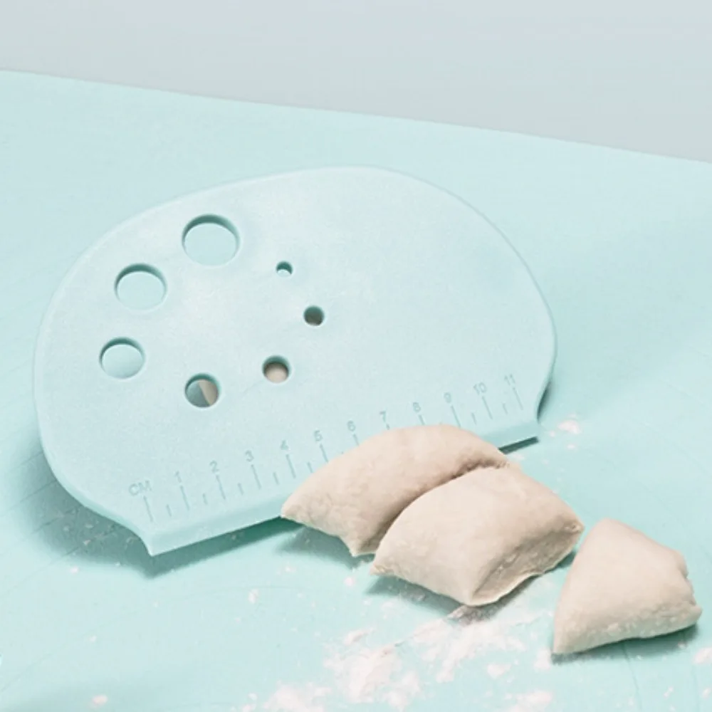 1PC Double-sided with Scale Cutting Knife Food-grade Pp Plastic Scraper Baking Scraper Cookie Cutter Baking Kitchen Tools