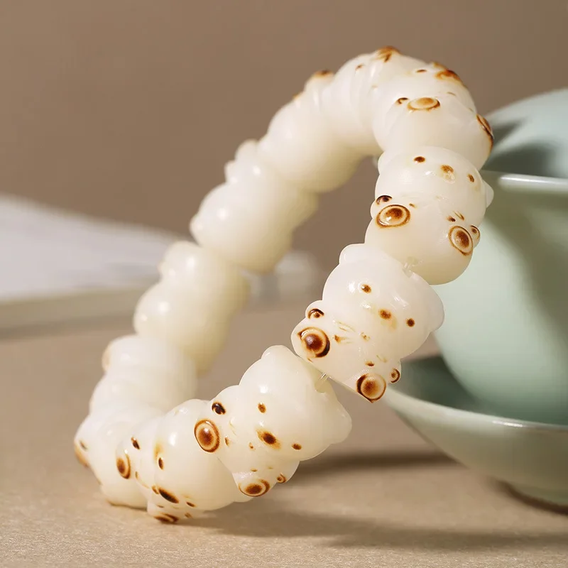 Umq White Jade Bodhi Root Intagliato Bear Bracciale Seiko Machine Bracciale Wen Play Buddha Beads Rosario Jewelry Gift