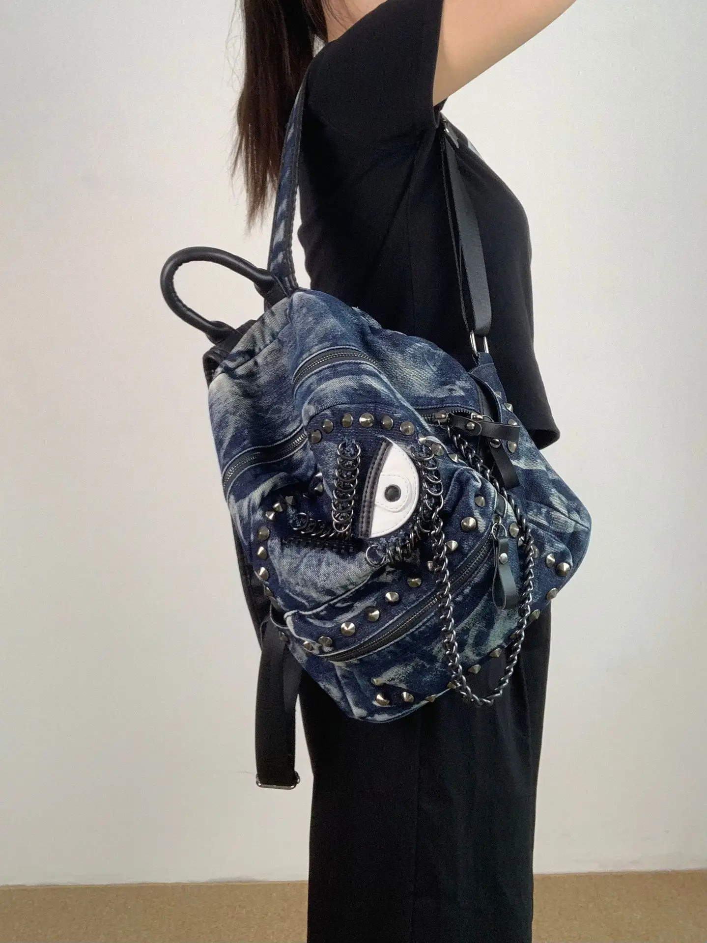 S6947766470af4383bbd4954976798517p