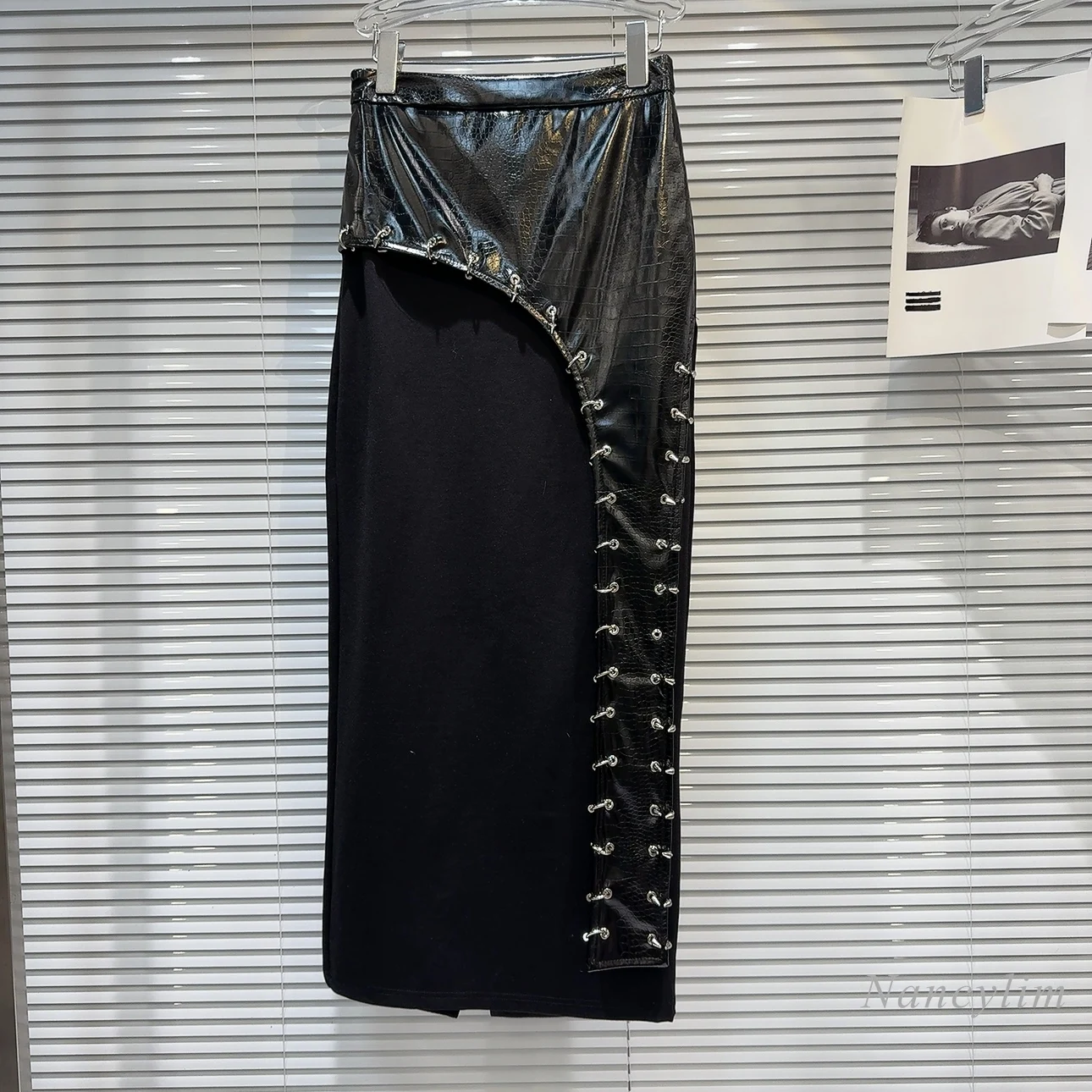 2024 Spring New Hot Girl Metal Ring Decorative Crocodile Texture PU Leather Skirt for women sexy One-Step Long Skirts summer women 2023 iron ring hollow out high waist skirt dark gothic mini skirts sexy goth clothing   cool girl streetwear