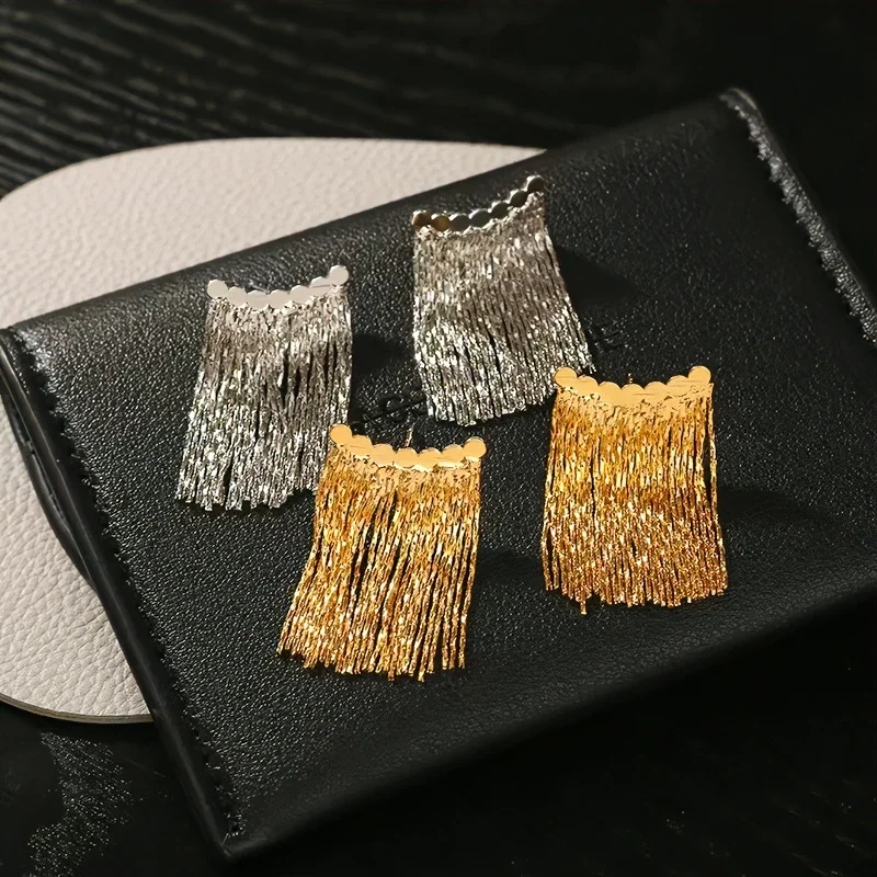 Bow Snake Chain Statement Stud Earrings In Gold | Lisa Angel - Foto 9