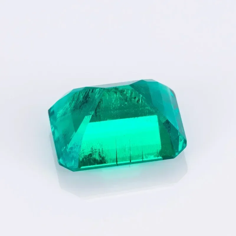 Émeraude Naturelle Colombienne - 9,37 Carats - Cushion Coupé Excellent - Certifiée GIL - Neuf Sans Emballage