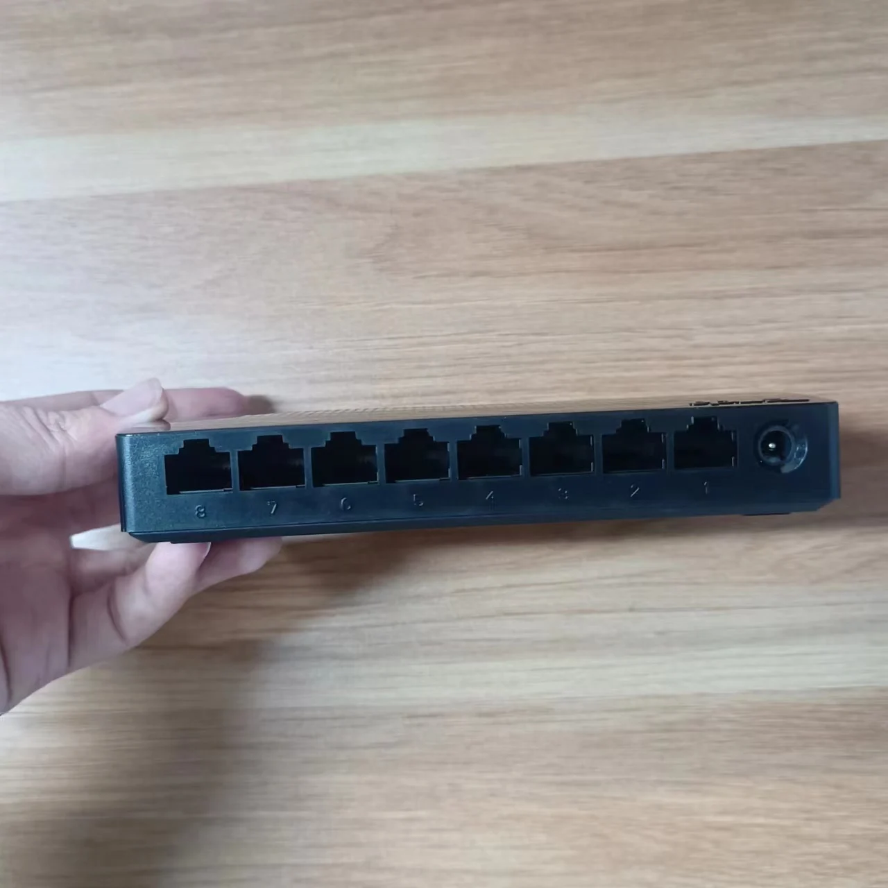 Tenda SG108 8-port 100/1000M Desktop Network Switch Ethernet LAN Hub
