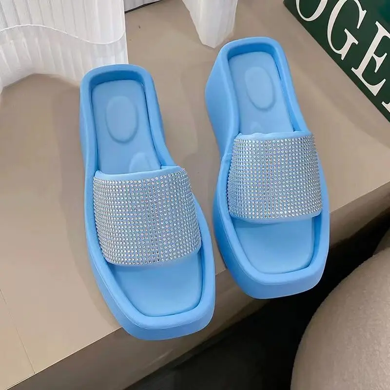 

Thick Bottoming Increase One Line Slipper Female 2023 Summer New Square Head Open Toe Rhinester Decorative Single Shoes