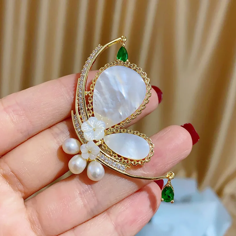 New Natural Shell Animal Brooch Pins Elegant Freshwater Pearl Butterfly Brooch Temperament Corsage Anti-glare Pop Style Brooches