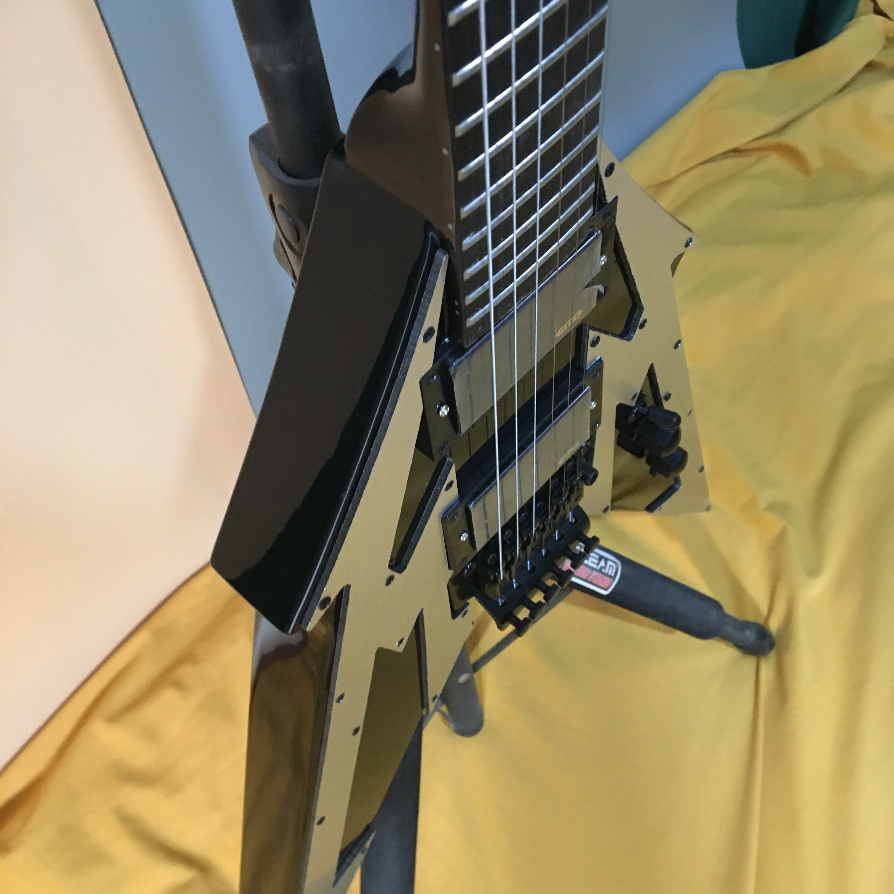 Pumpkin factory V Electric Guitar Gray Color 6strings Good Hardware