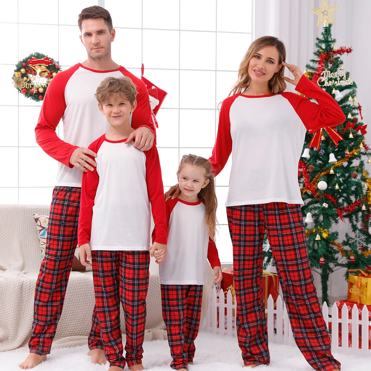 thumbnail image 1 of Ropa de Año Nuevo 2023 Conjuntos familiares a juego de Navidad Conjunto de pijamas para mamá, papá y niños Conjuntos de ropa en blanco de 2 piezas Pijamas de aspecto navideño, 1 of 5