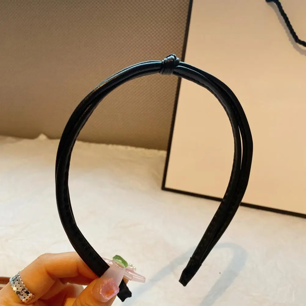 

Cute Hair Accessories Set of 5 Women's Faux Leather Hairbands Elastic Retro Cross Twist Hair Hoops Lightweight Anti-slip Knot