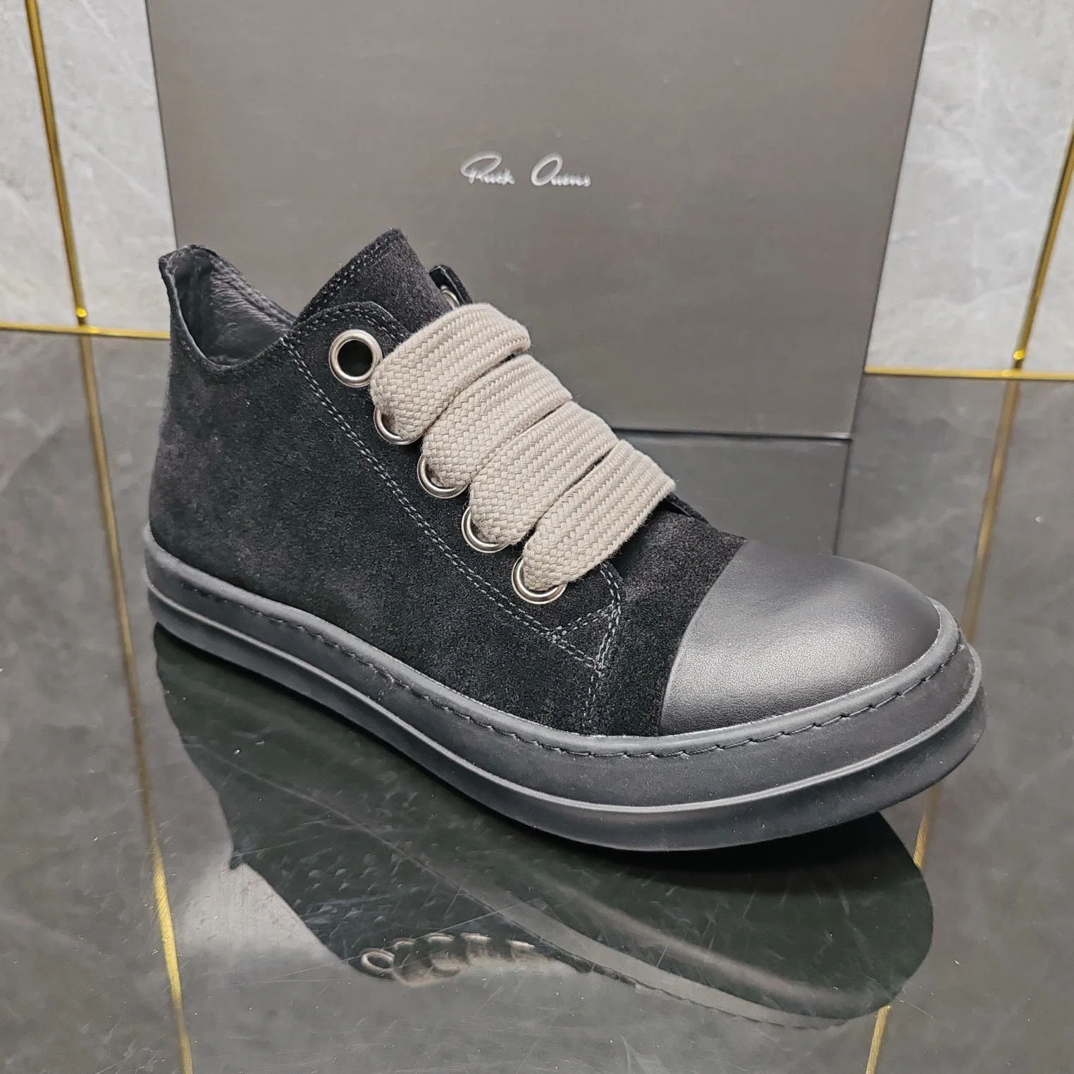 Ricks shoes black suede nubuck casual shoes All-black low-top thick shoelaces. The first layer of cowhide is dirt-resistant. 5