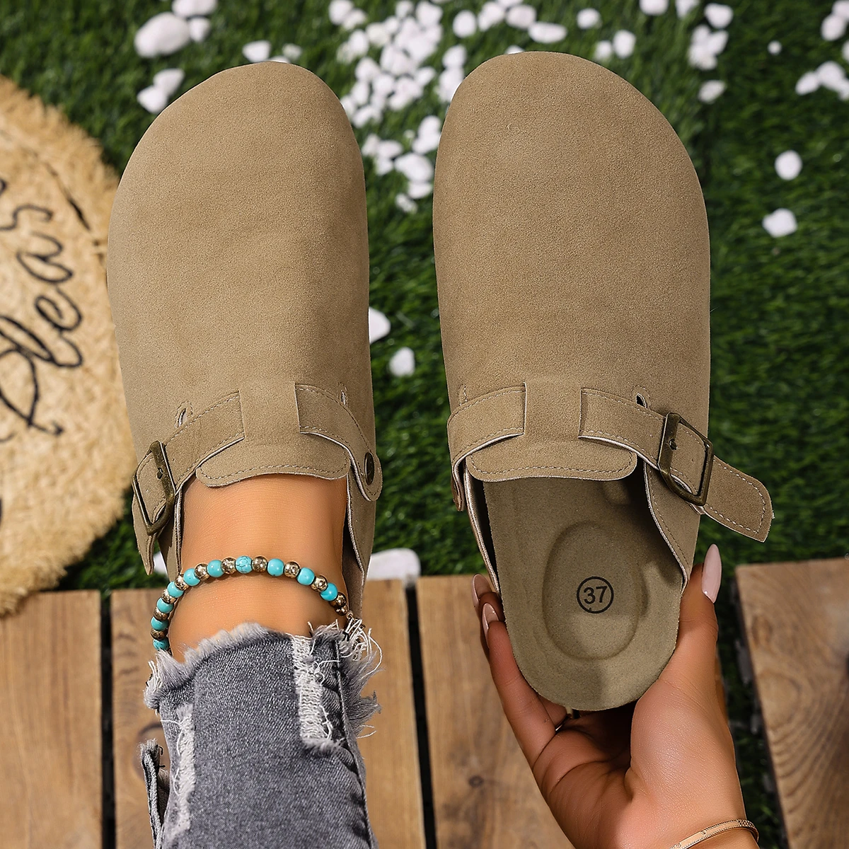 2025 New Women Flats Slippers Non Slip Flat Casual Designer Shoes Women Mules Fashion Outdoor Comfortable Slippers Slides Women