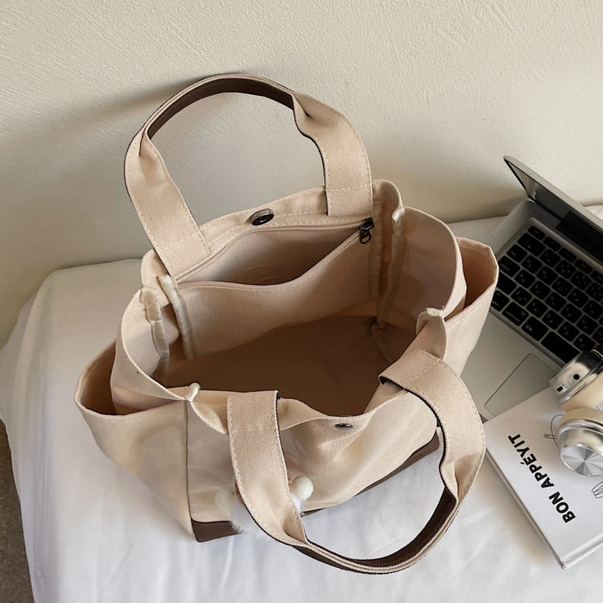 Large Capacity Canvas Bag for Women, Japanese Style Student Tote Bag for Class, Versatile Casual Zipper Shoulder Bag for Commuting to Work