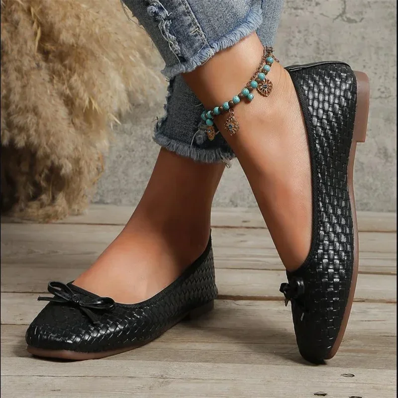 Square toe flat bottom soft leather bow casual fashion shallow mouth comfortable soft sole shoes