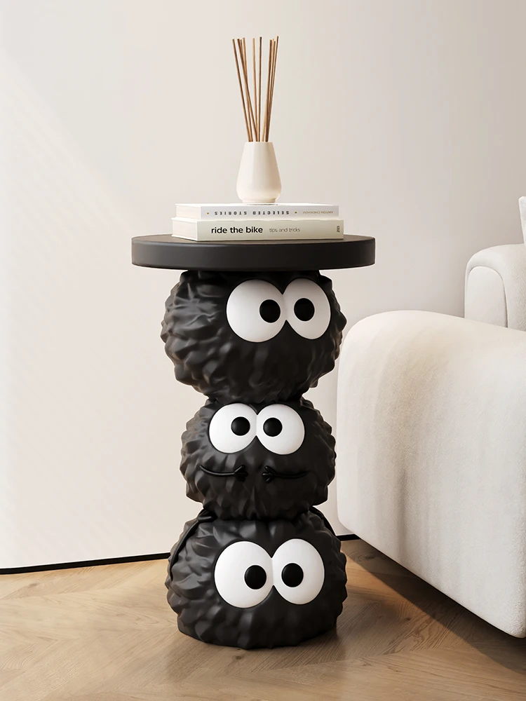 Tavolino da caffè creativo in resina con palline di carbone