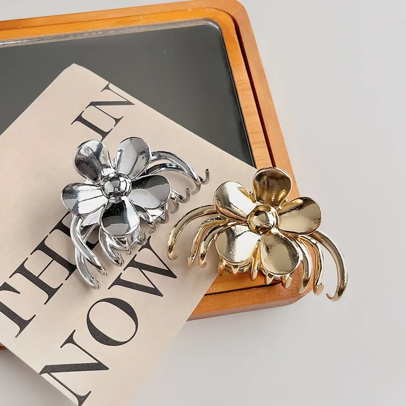 

Summer Large Metal Gold Flower Hair Claw Girl's New Shark Clips Hair Accessories for Women Headdress