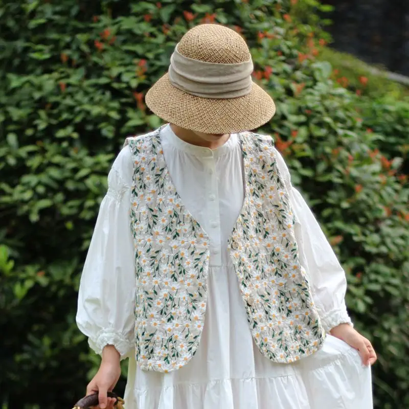 

Весенние женские повседневные универсальные свободные жилеты в японском стиле девушки Мори с вышивкой ромашки удобные хлопковые льняные безрукавки