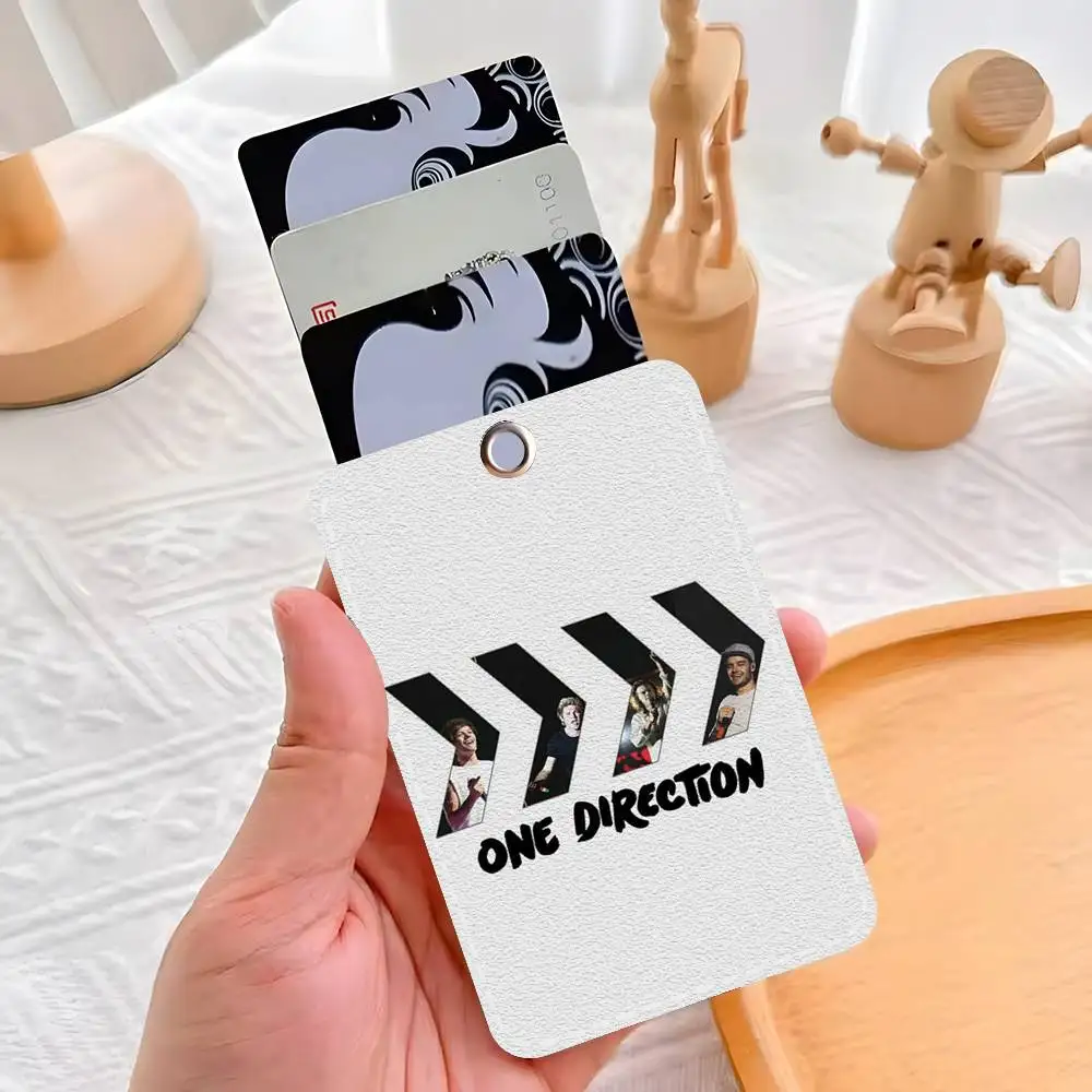 1pc 원디(One D) 다이렉션 카드 케이스 키체인 액세스 카드 가방 키 태그 링 가죽 카드 홀더 키링 액세스