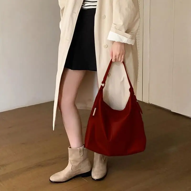 حقيبة إبطين نسائية بلون سادة بسعة عالية ، حقيبة كت...