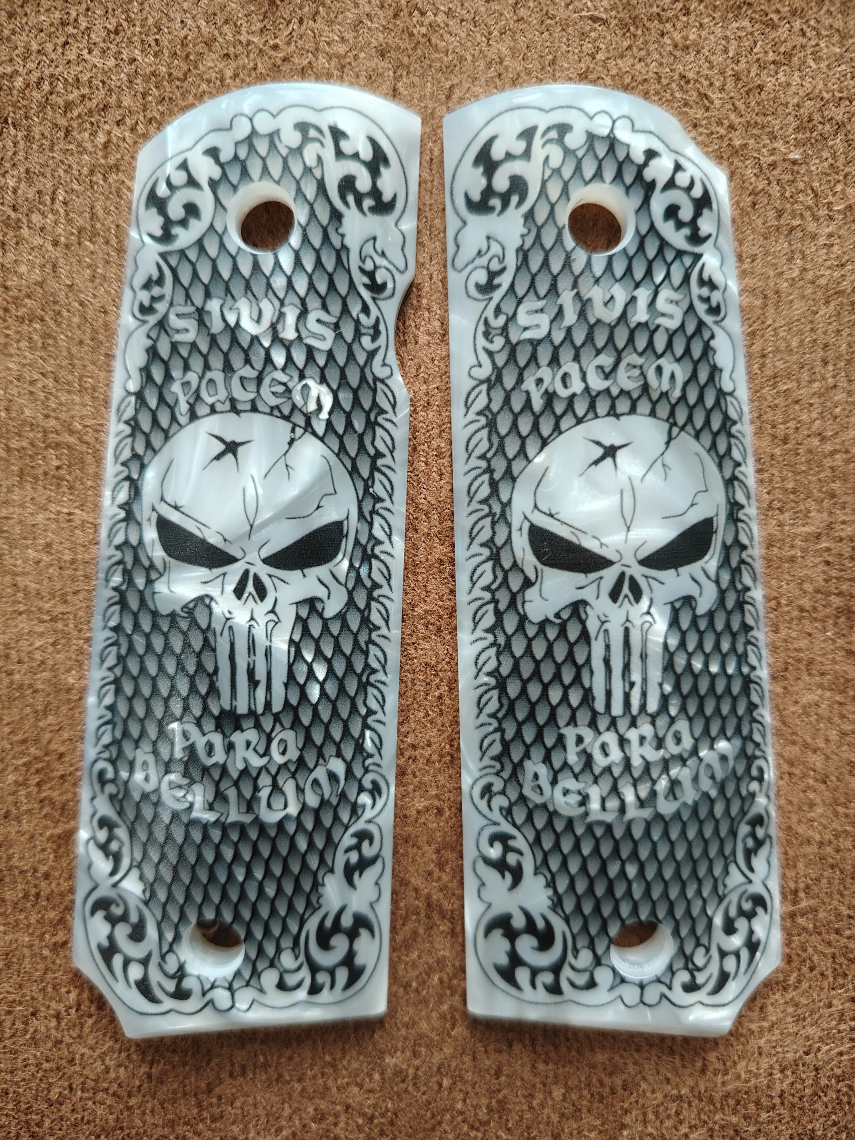 1911 grepp full size vit pärlemor punisher dödskalle pistol_voghion.com