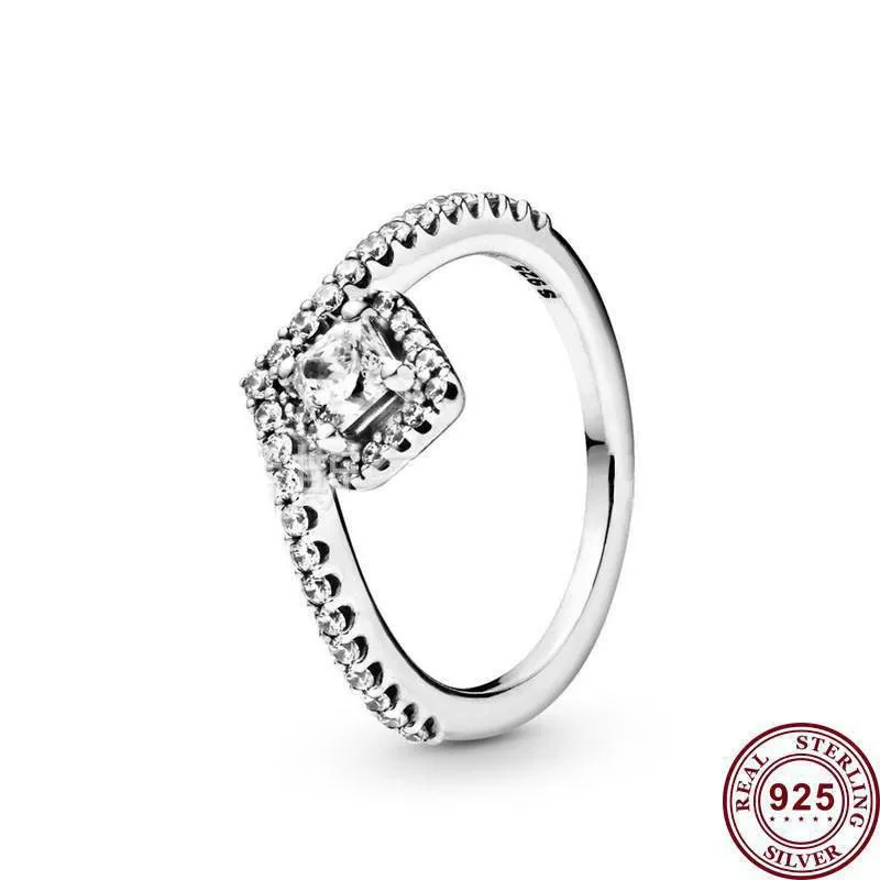 Рисунок 4 - Женское кольцо с подвеской в виде короны