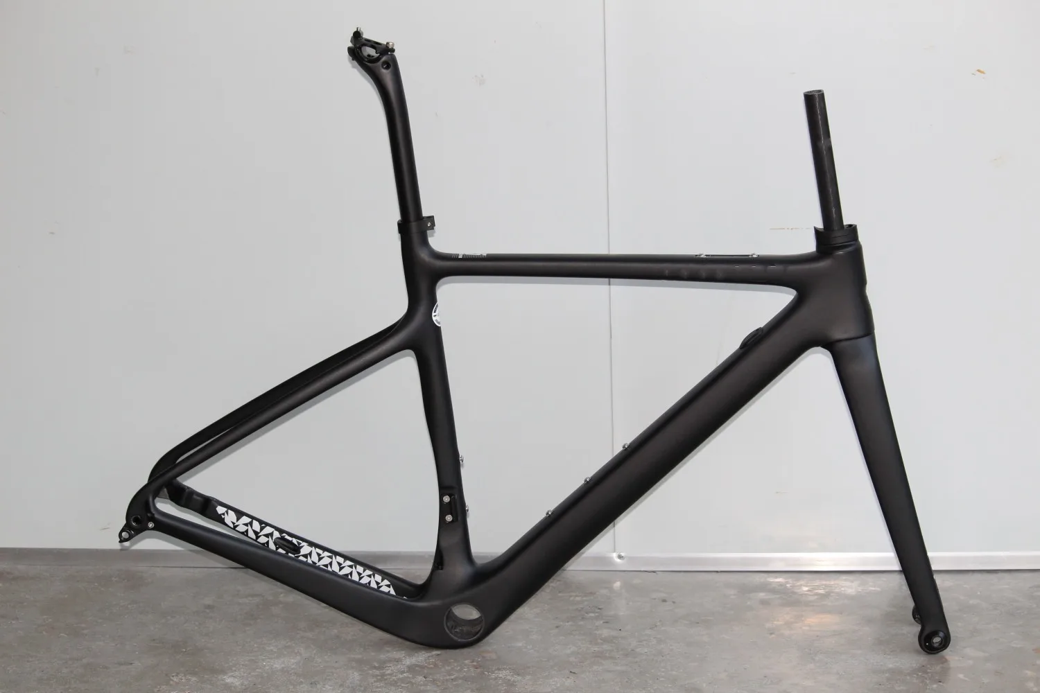 High quality A5 carbon gravel road bike frame flat mount disc 12x142mm