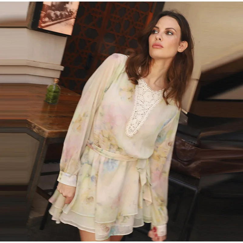 Elegantes Chiffon-Kleid mit Blumendruck, Spitze, V-Ausschnitt, lange Ärmel, Gürtel an der Taille, gestufter Rüschensaum, Vintage-Casual-Outfit für den täglichen Urlaub – Detail 12