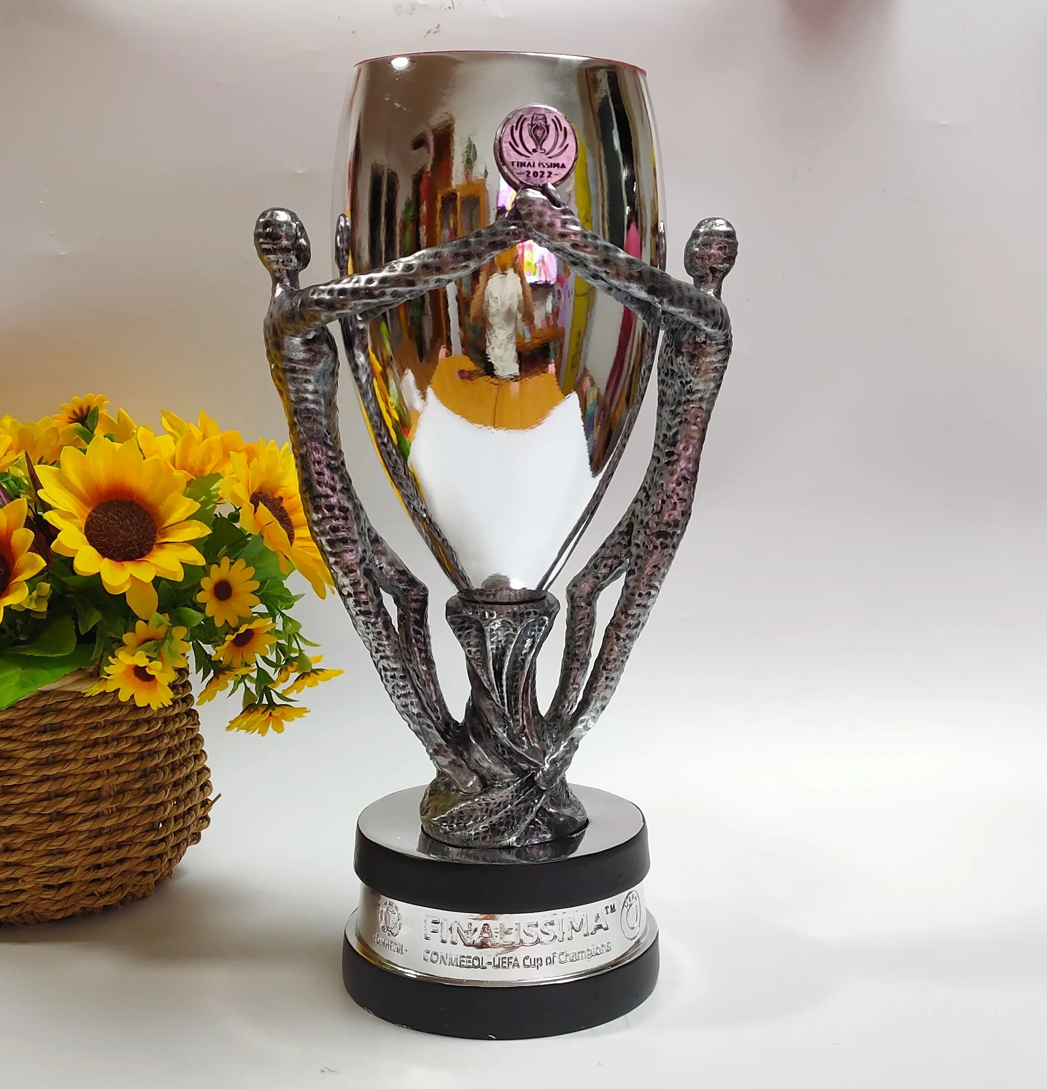 Рисунок 4 - Награда чемпиона финалисима в масштабе 1:1