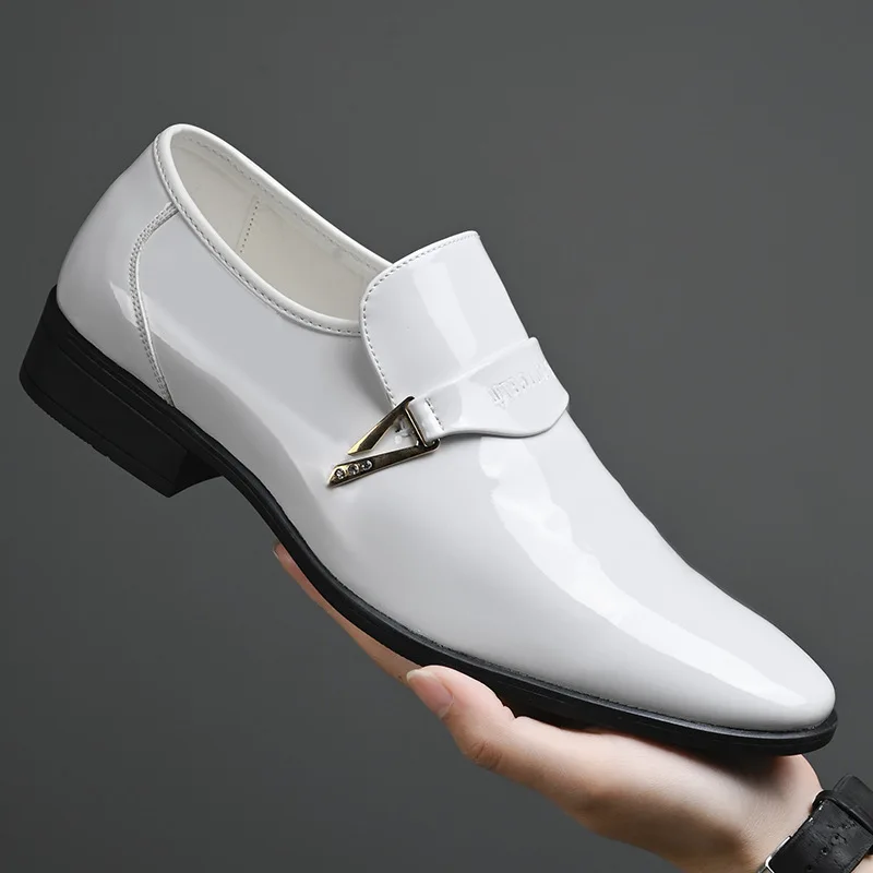 ตัวเลือกสินค้า รองเท้าหนังสีขาว 2025 ใหม่ Pointed Toe Loafers ใส่สบาย ดีไซน์คลาสสิก