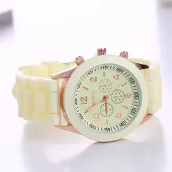Elegant Silicone Strap Quartz Women's Sports Watch (Beige)