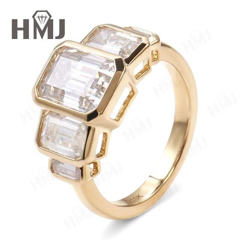 Der Smaragdschliff-Moissanit-Ring aus 10K/14K/18K Gold verfügt über ein modernes geometrisches Design als Ehering-Jubiläumsgeschenk für Sie – Detail 5