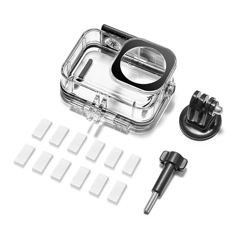 Boîtier étanche pour DJI Osmo Action 6 installé sur la caméra, prêt pour l'immersion.