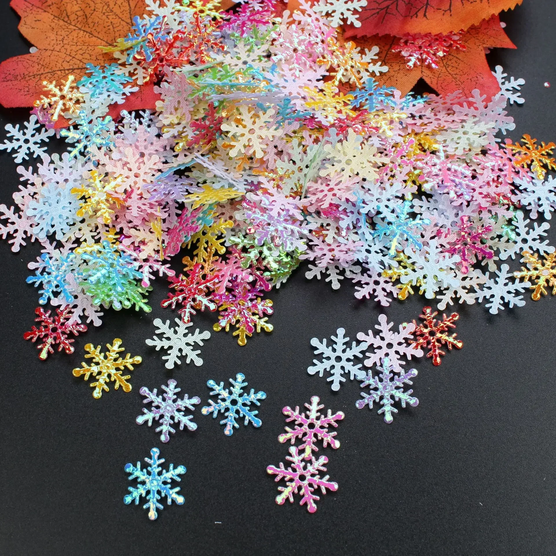 Christmas Decorations 300pcs 3mm Christmas Decorations Snowflakes Wedding Parties DIY Fake Snowflakes