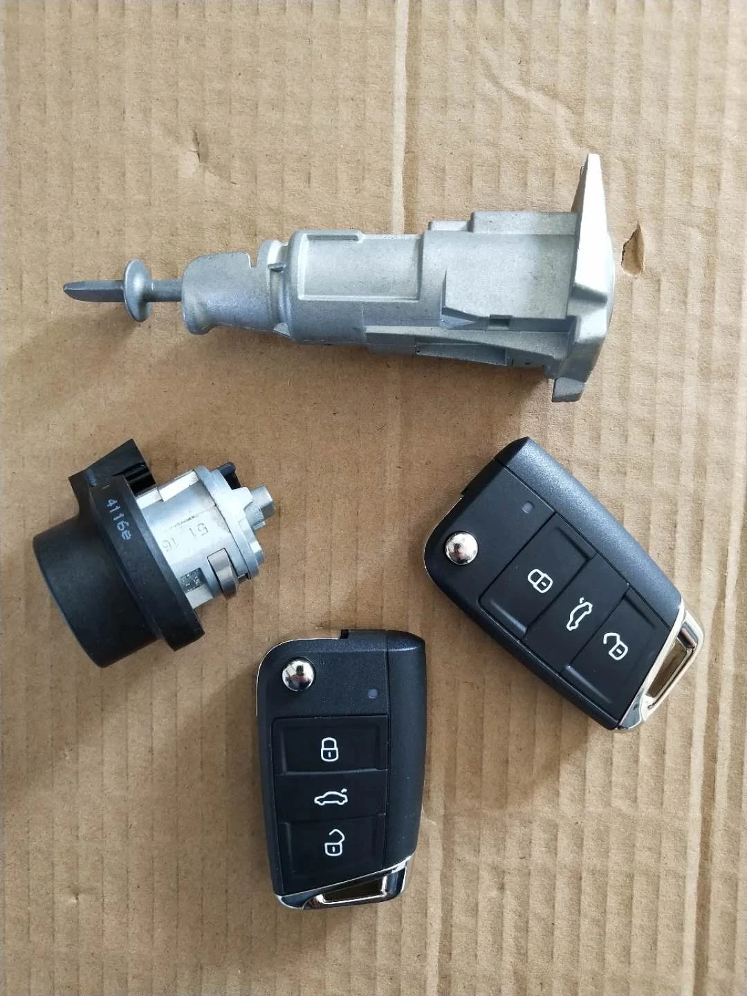 

Centrol Door Lock For Skoda KODIAQ lock core Replacement With remote key