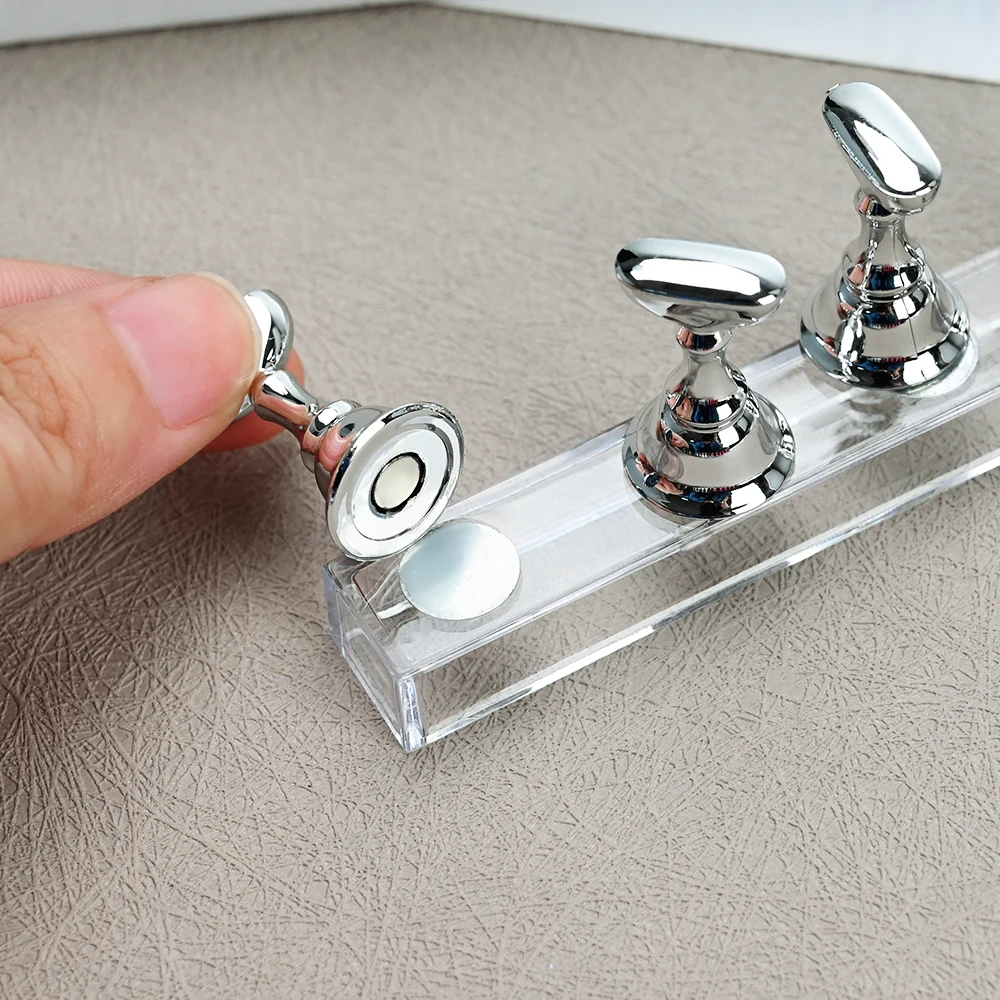 1Set  Magnetic Nail Stand for Press On Nails Display Fake Nail Nail Tips Practice Holder with Reusable Putty Nail Beginner diy