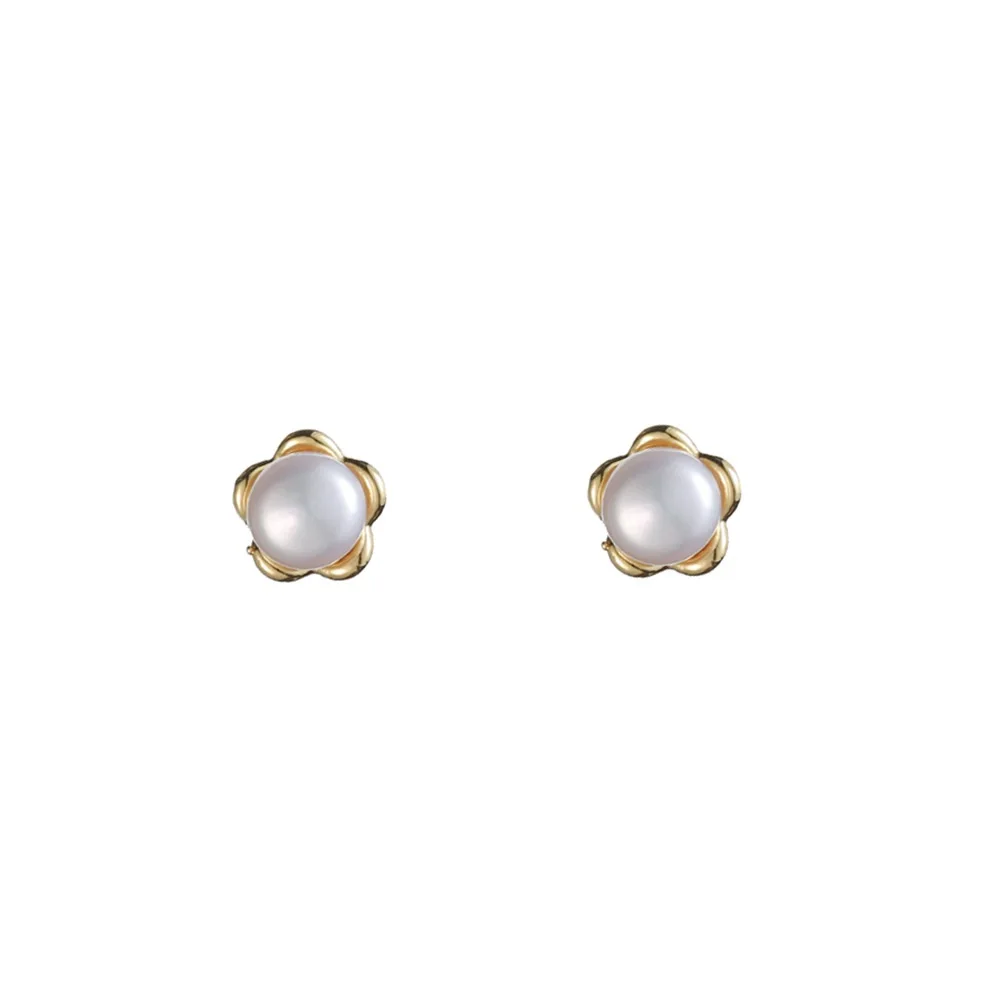 Five-petal flower fashion sweet natural freshwater pearl stud earrings for women