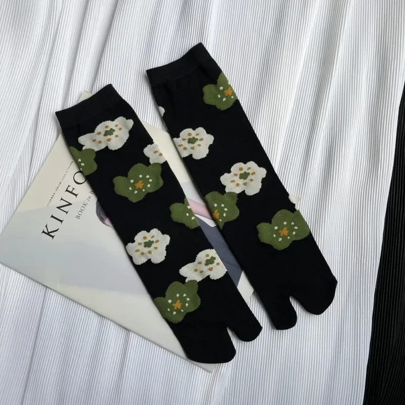 Cartoon Kunst Tabi Socken für Frauen japanische Harajuku Split Toe Socken hochwertige gekämmte Baumwolle dünne Crew süße zwei Zehensocken – Detail 7