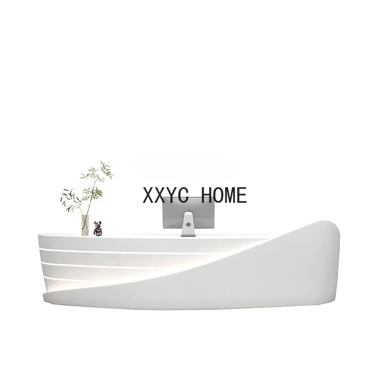 

Простой современный косметический кассир