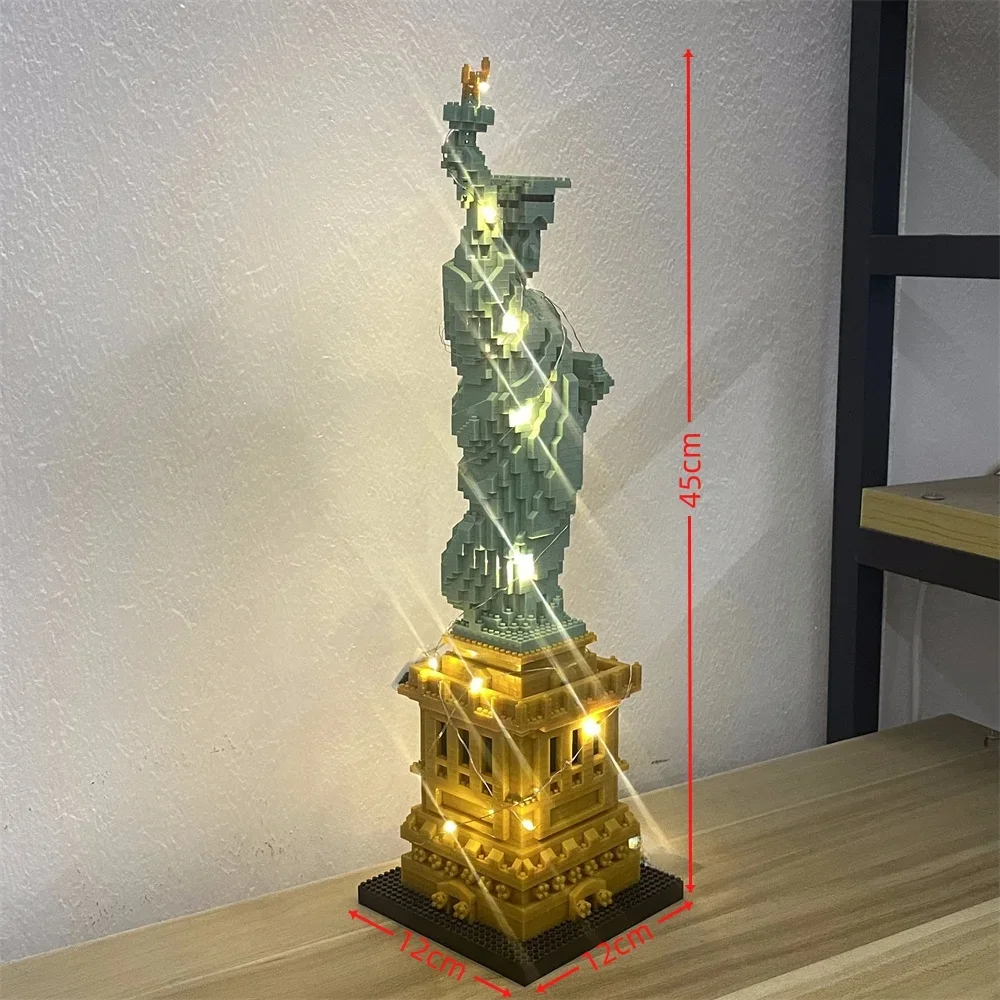 thumbnail image 1 of Nuevo y exquisito juego de bloques de construcción en miniatura de la Torre Eiffel de París: iluminación LED, regalo perfecto para iluminar tu mundo, 1 of 5