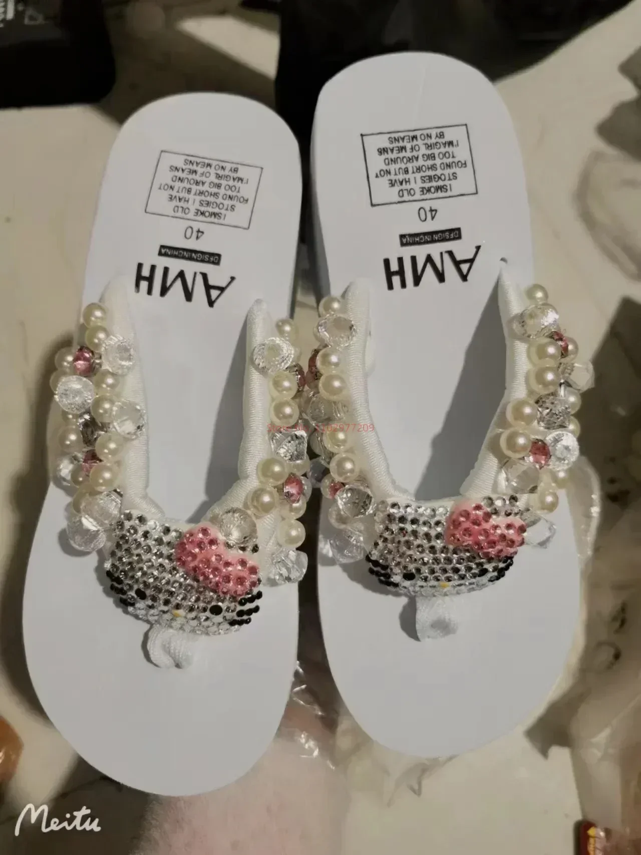 thumbnail image 1 of Sanrio Y2k Hello Kitty - Sandalias tipo chanclas suaves para playa, zapatos tipo chanclas para mujer, lindas zapatillas casuales de plataforma alta, zapatillas de verano para mujer, 1 of 5