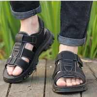Sandales hommes nouvelles chaussures de plage pantoufles en peau de vache en plein air antidérapant à semelles épaisses sandales en cuir véritable sandales d'été hommes 2024 4