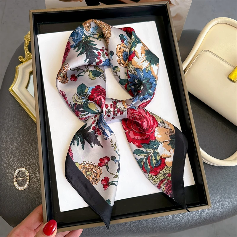 

Модный Шелковый квадратный шарф, женский роскошный головной платок с принтом, повязка на голову 70 см, атласный шейный платок, бандана, фирменный платок, шаль, хиджаб 2023