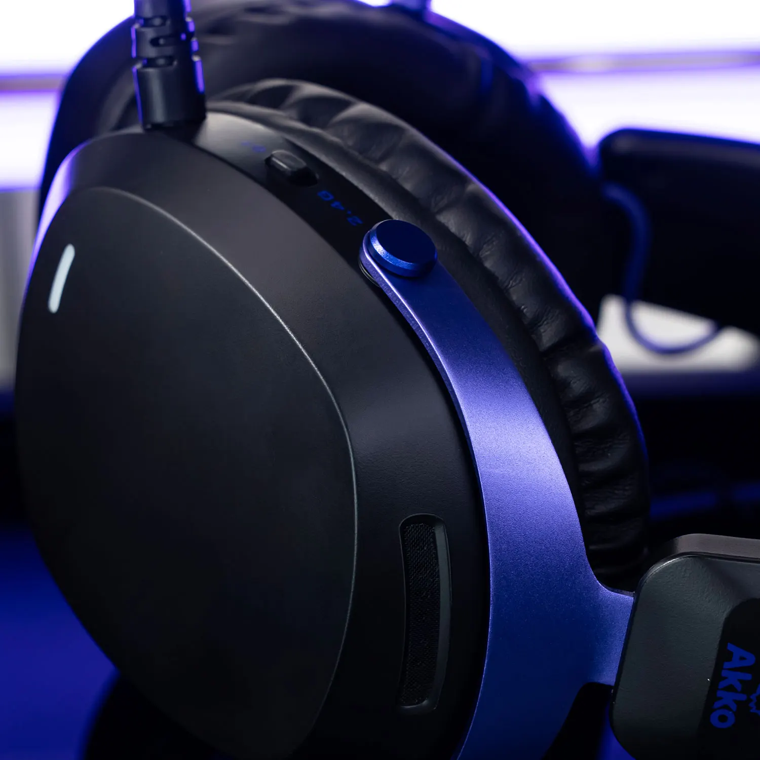 Akko GH300 Gaming Wireless Headphone with Mic Over-Ear Headset 7.1 Virtual Surround Sound Quad-Mode Head-mounted for Music Game